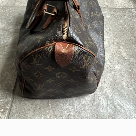 Designer LOUIS VUITTON Speedy 30 Bowling Bag - Picture 3 of 14